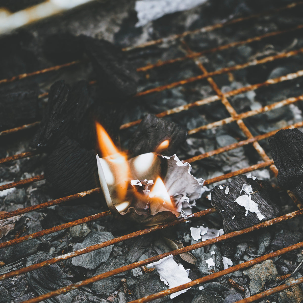 grill grate sticking rust residue smoke during seasoning fix